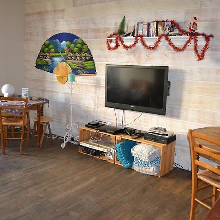Grande Chambre Familiale Pour 2 A 5 Personnes Apartment Chef-Boutonne Ngoại thất bức ảnh